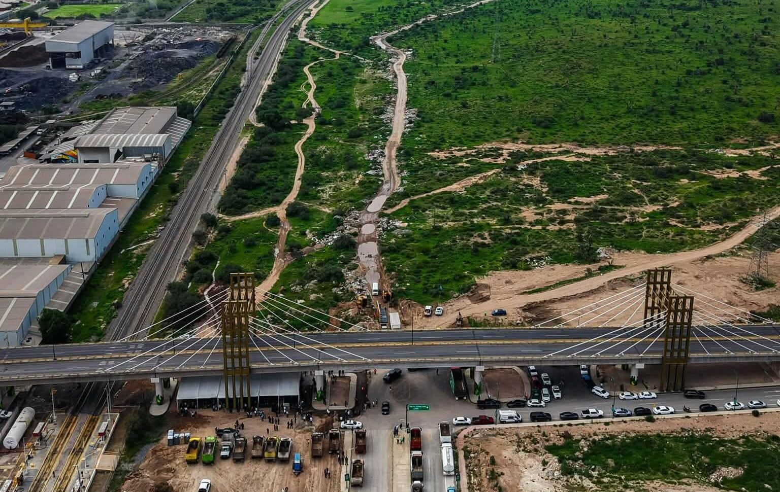 Durante su comparecencia ante la LXIV Legislatura, el titular de la Secretaría de Desarrollo Urbano, Vivienda y Obras Públicas (Seduvop), Jorge Grimaldo Limón, destacó cuatro obras de movilidad en la zona metropolitana de San Luis Potosí como parte de la Glosa del Quinto Informe de Gobierno.